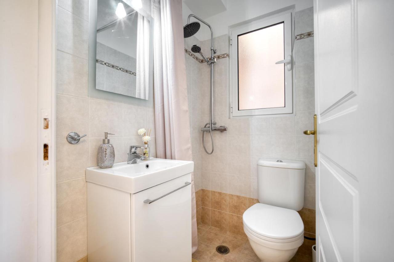 Sea & Mountain Apartment Close To Port And City Lavrion Exterior photo