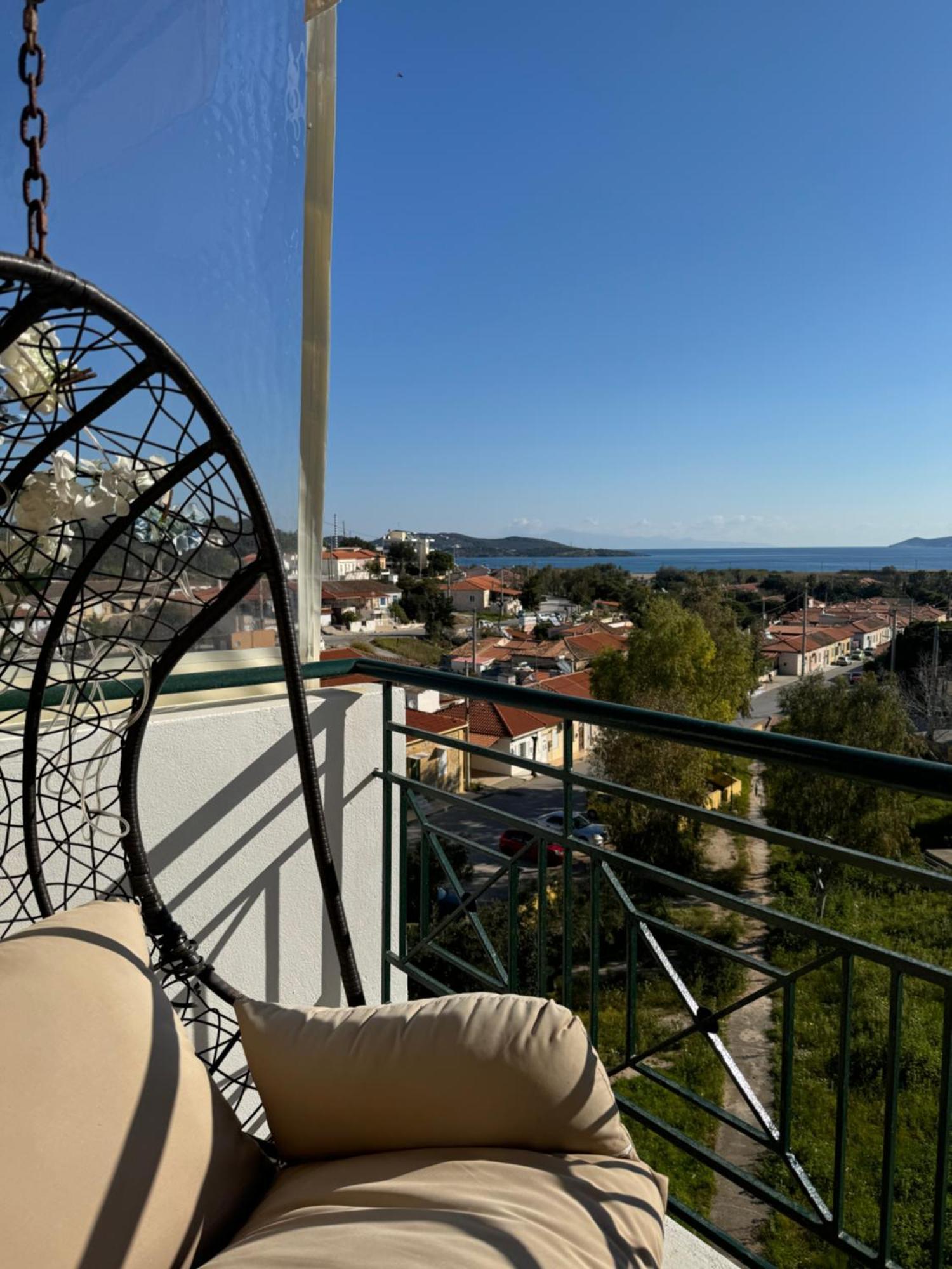Sea & Mountain Apartment Close To Port And City Lavrion Exterior photo