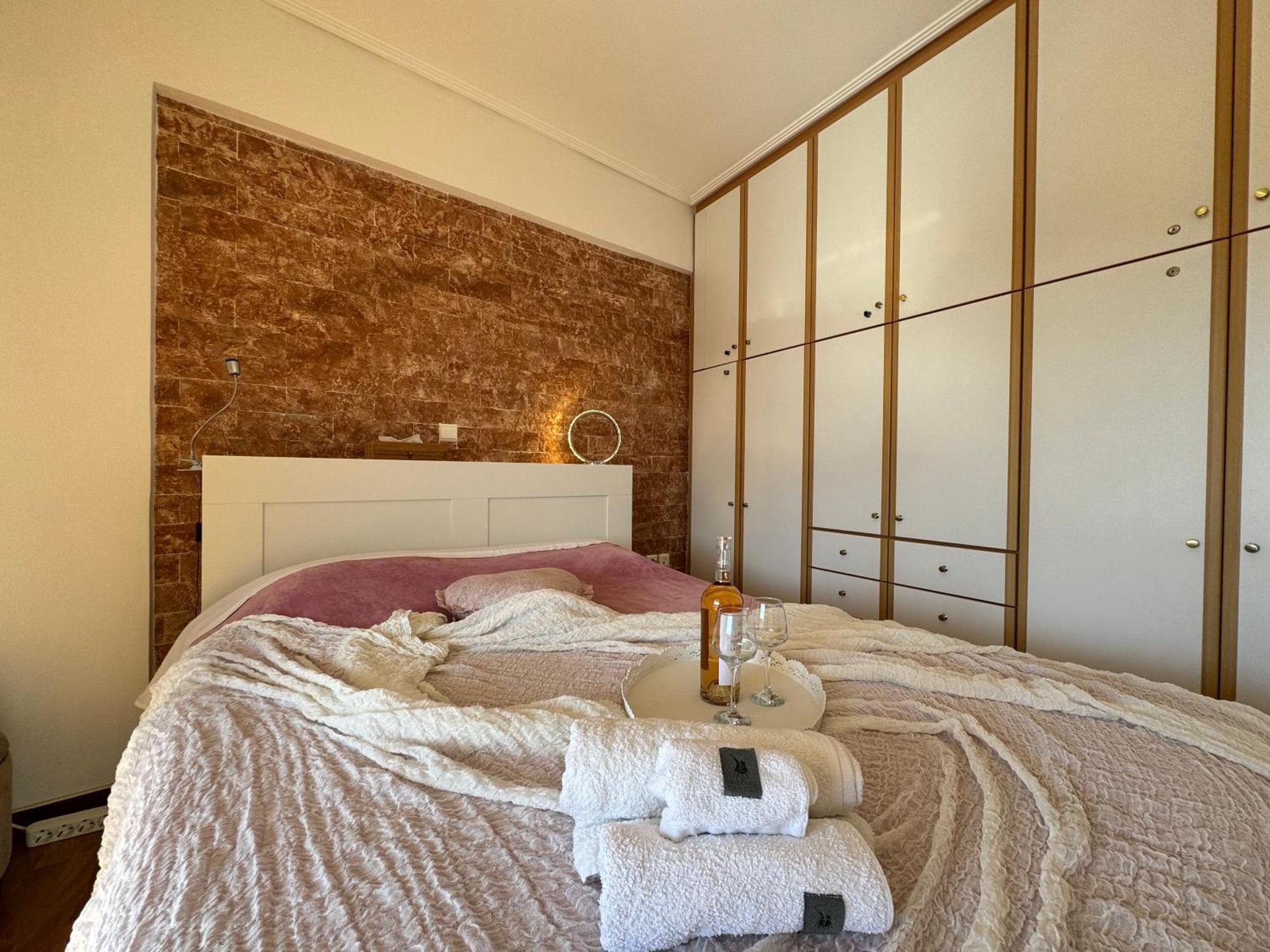Sea & Mountain Apartment Close To Port And City Lavrion Exterior photo