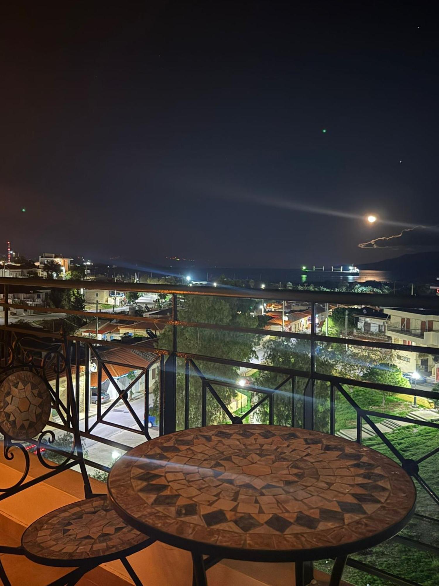 Sea & Mountain Apartment Close To Port And City Lavrion Exterior photo